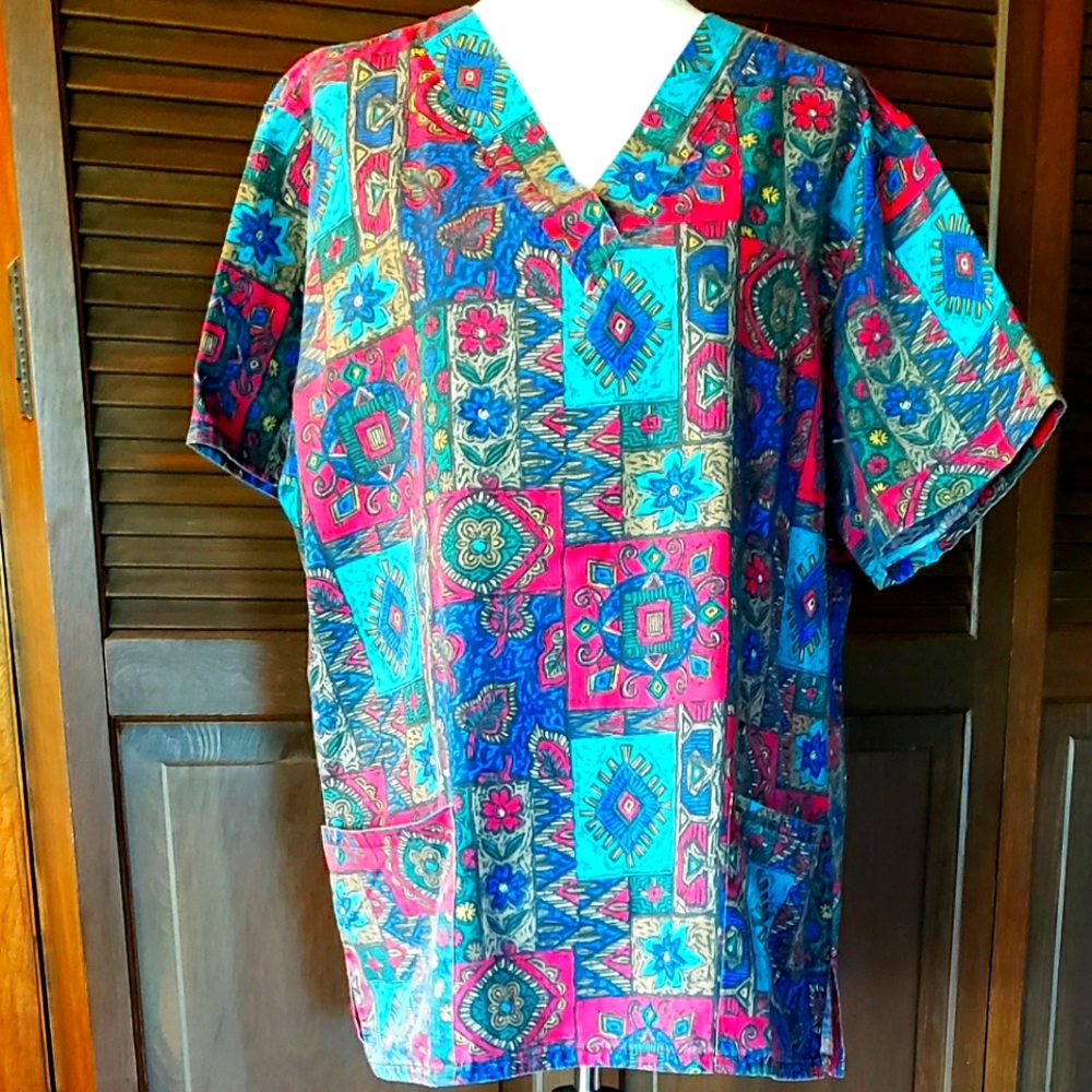 SCRUB TOP - Men's XL - Tiki Hawaiian Batik - EUC - Picture 1 of 7